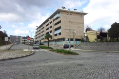 Loja- Edificio Abade de Priscos Loja- Edificio Abade de Priscos