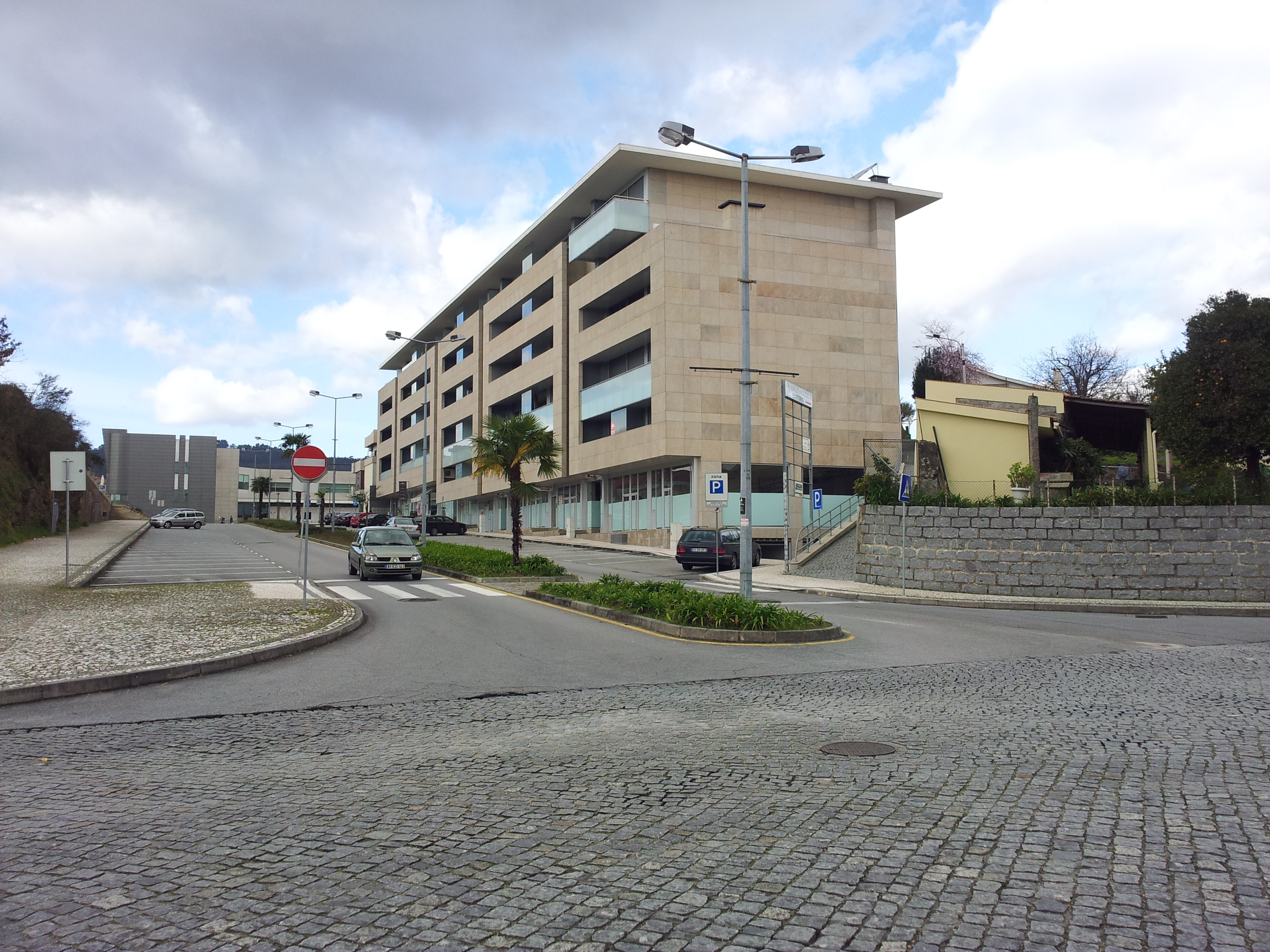 Loja- Edificio Abade de Priscos